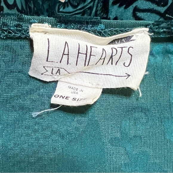 La Hearts Emerald Green Shawl (Sz One Size) - Picture 10 of 14